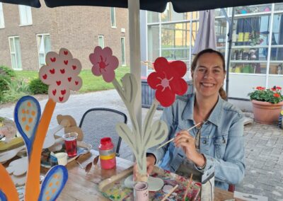 WestlandOntmoet brengt inwoners samen tijdens creatieve Houten-bloei workshop