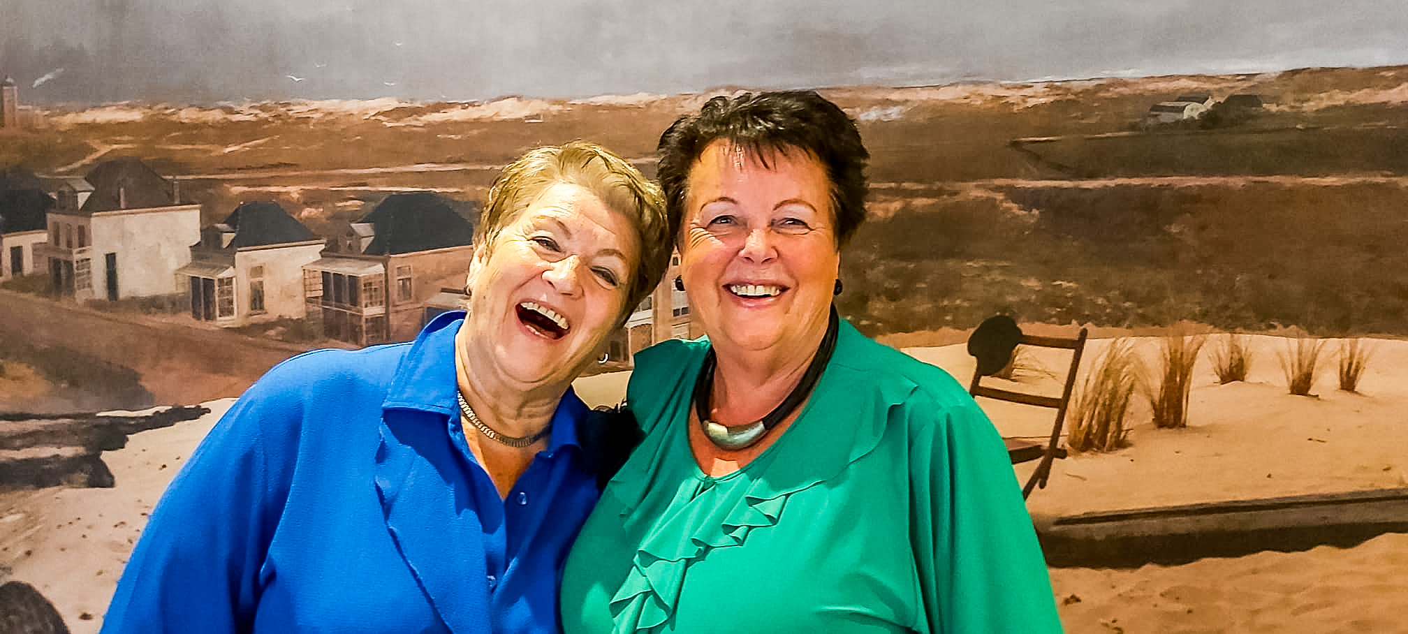 Komisch duo Loes en Loes