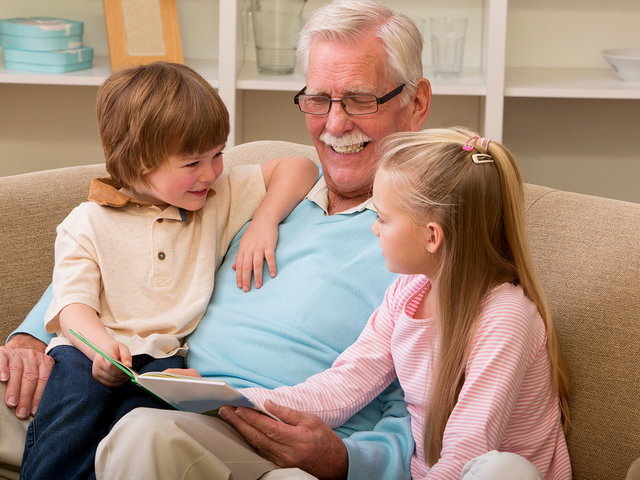 679a4795ec517 Verhalen voor opa’s, oma’s en hun kleinkinderen